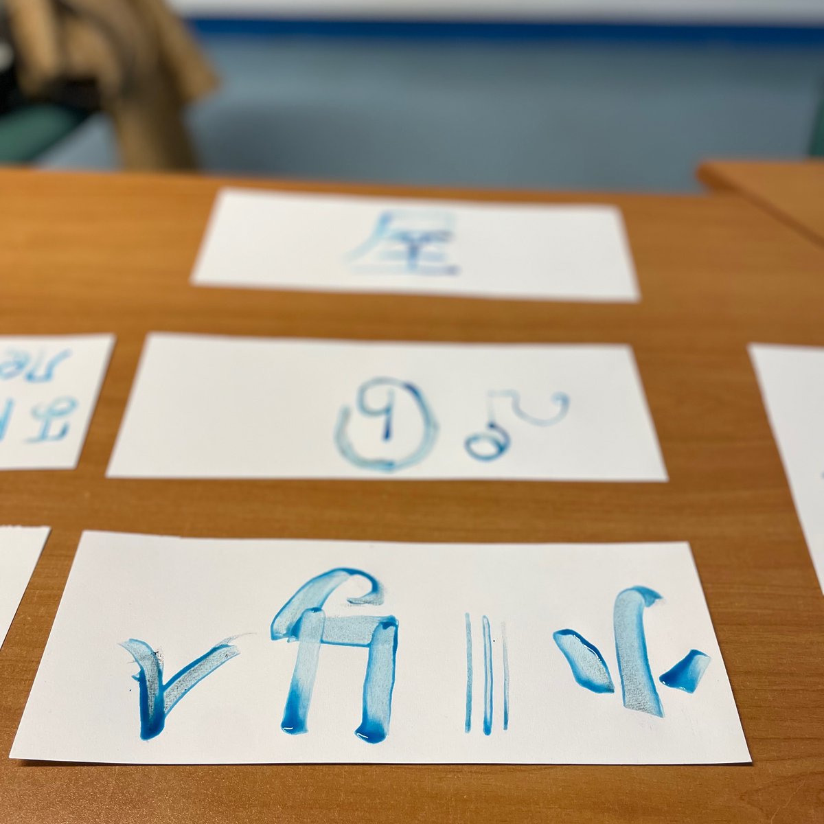 🌲Cette semaine Dulala était à Châtellerault auprès d'#enseignants de cycles 2 et 3 pour une #formation autour de la mallette pédagogique #Fabulala
🎨Comment les pratiques artistiques peuvent-elles se mettre au service du #plurilinguisme ?
dulala.fr/fabulala-3/
#Citéséducatives