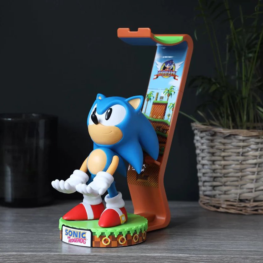 SEGA: Sonic Cable Guys Deluxe Light Up Controller, Headphone and Phone  Stand