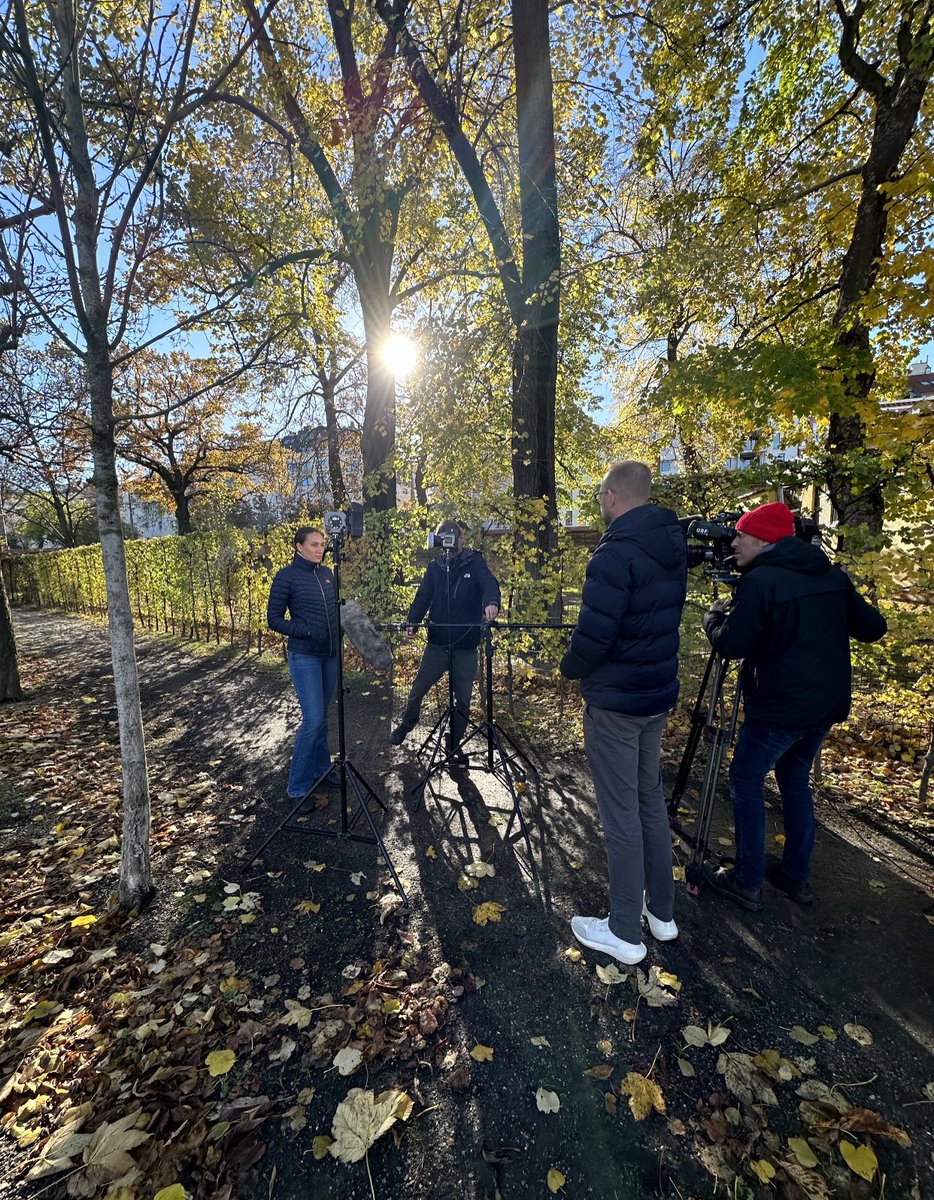 In den letzten Monaten war ich Teil einer investigativen Recherche der #EBU zum Thema #Russifizierung der #Ostukraine. Wir haben mit Menschen gesprochen, die gezwungen wurden, Pässe anzunehmen und von Folter erzählen. Die Ergebnisse heute in #zib1 und #zib2. @ukschmid