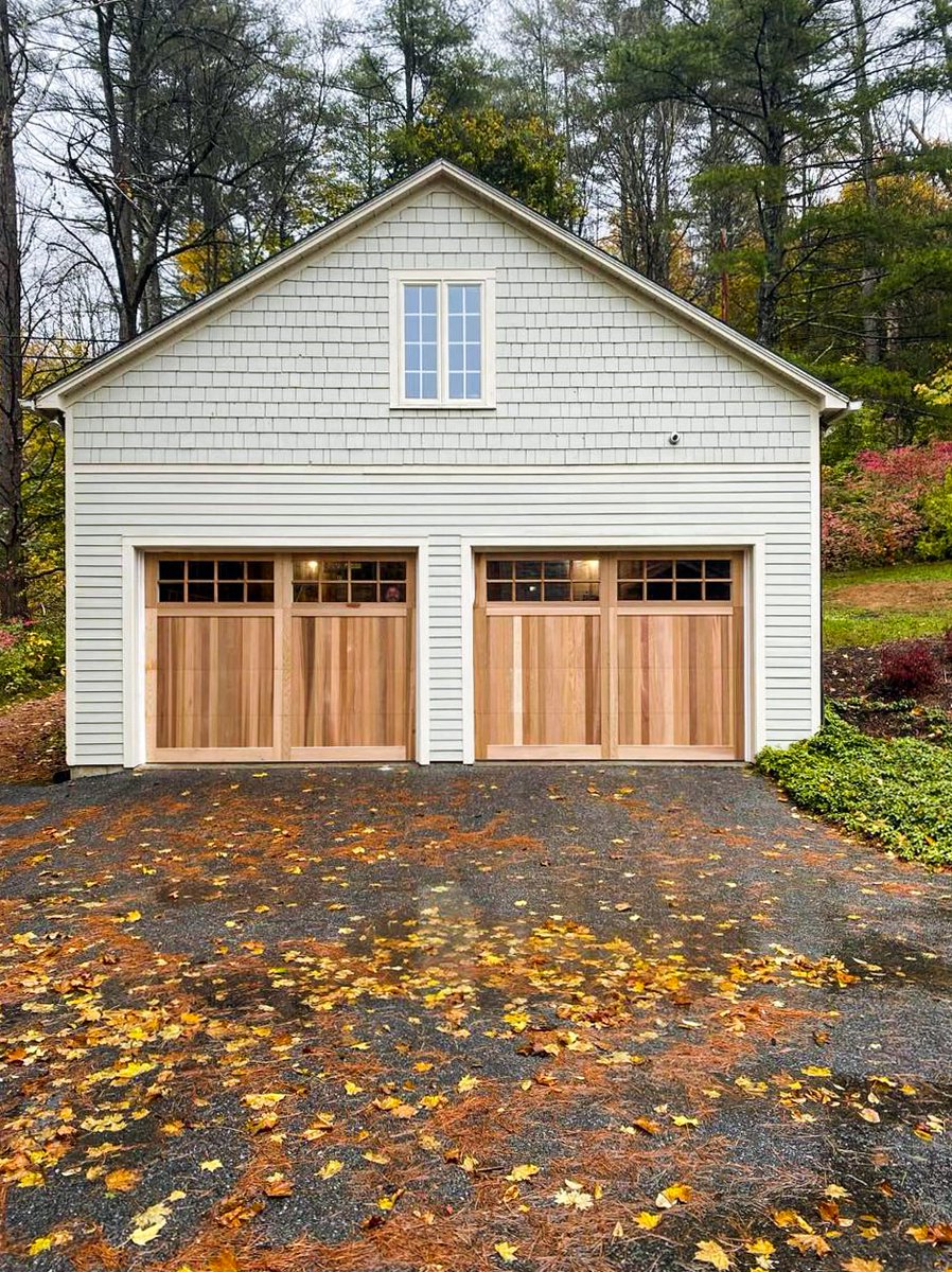 There's just something about fall colors blended with natural warmth of  wood 🍂🪵 How gorgeous do our Overlay garage doors look on this detached  garage?! Learn more: https://t.co/dpH37nlPL6 📸: Ski Door, Inc., image size:898x1200