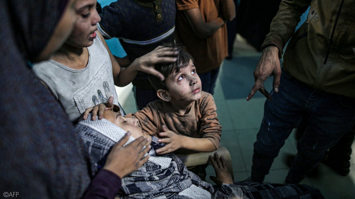 #Gaza: UN experts point to evidence of genocide in the making, call for <a href="/UN/">United Nations</a> protective presence in besieged enclave. “Failure to implement #CeasefireNowInGaza risks situation spiralling towards genocide conducted with 21st Century methods of warfare”: ow.ly/3BAC50Q8mKl