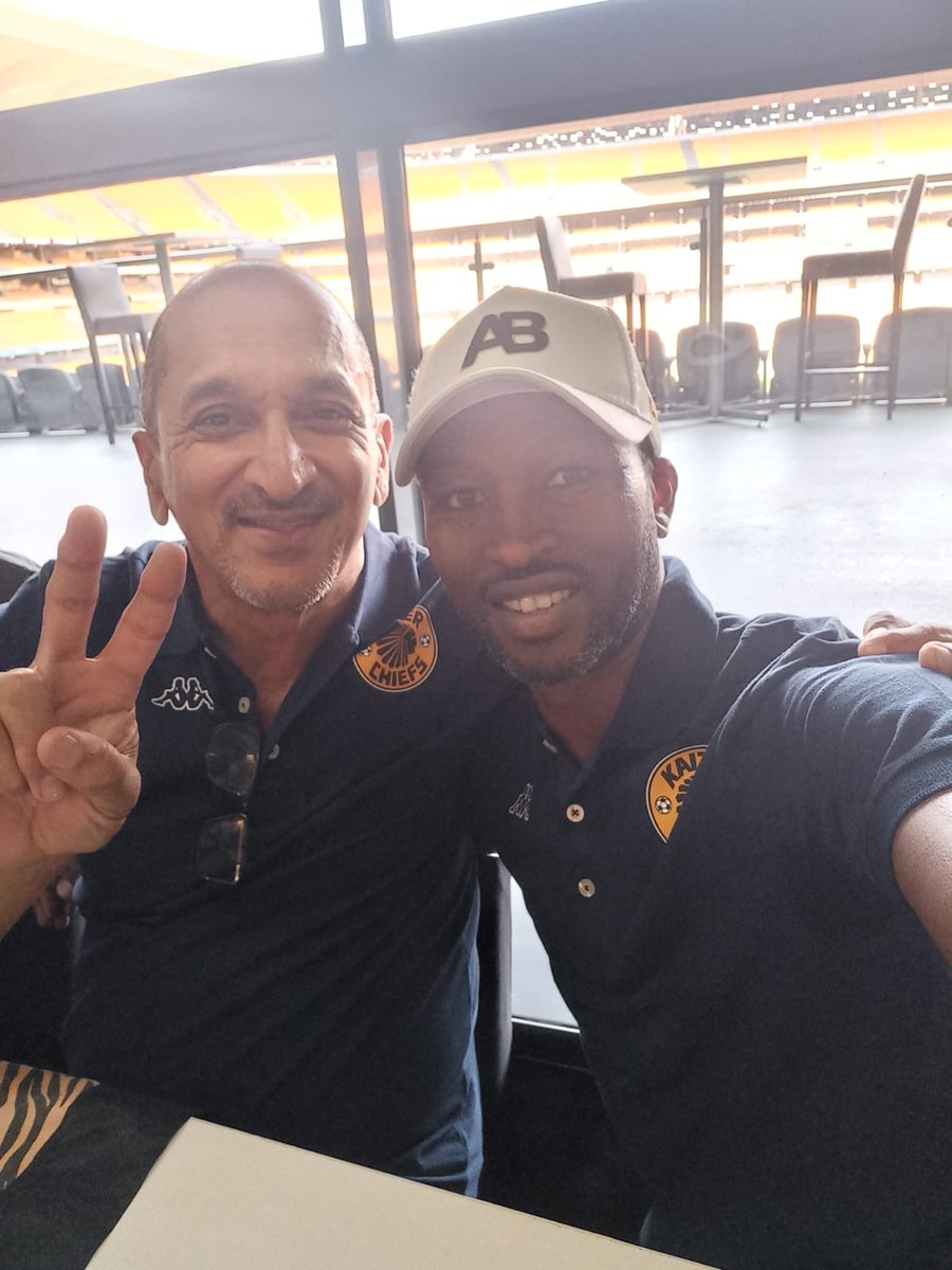 Enjoyed the afternoon at Dr Kaizer Motaung hall of fame induction luncheon.
Just being in the company of so many people I rubbed shoulders with during the team’s history left me spellbound.
Found memories came flooding back.I have so much to be grateful for.❤️