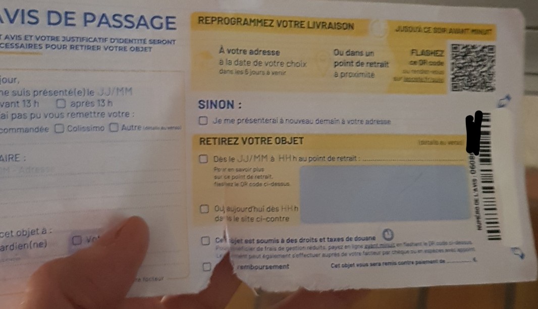 _ralouche's tweet photo. Dis donc @lisalaposte , ça dérangerait le facteur de 
- 1 : dire quand il est passé 
- 2 : dire pour qui il est passé
- 3 : dire ce qu'il compte faire de notre colis (si jamais c'est bien pour nous et pas pour le voisin) ???
Ça fait deux fois là, c'est une nouvelle habitude ?? https://t.co/xmhjziTPhm