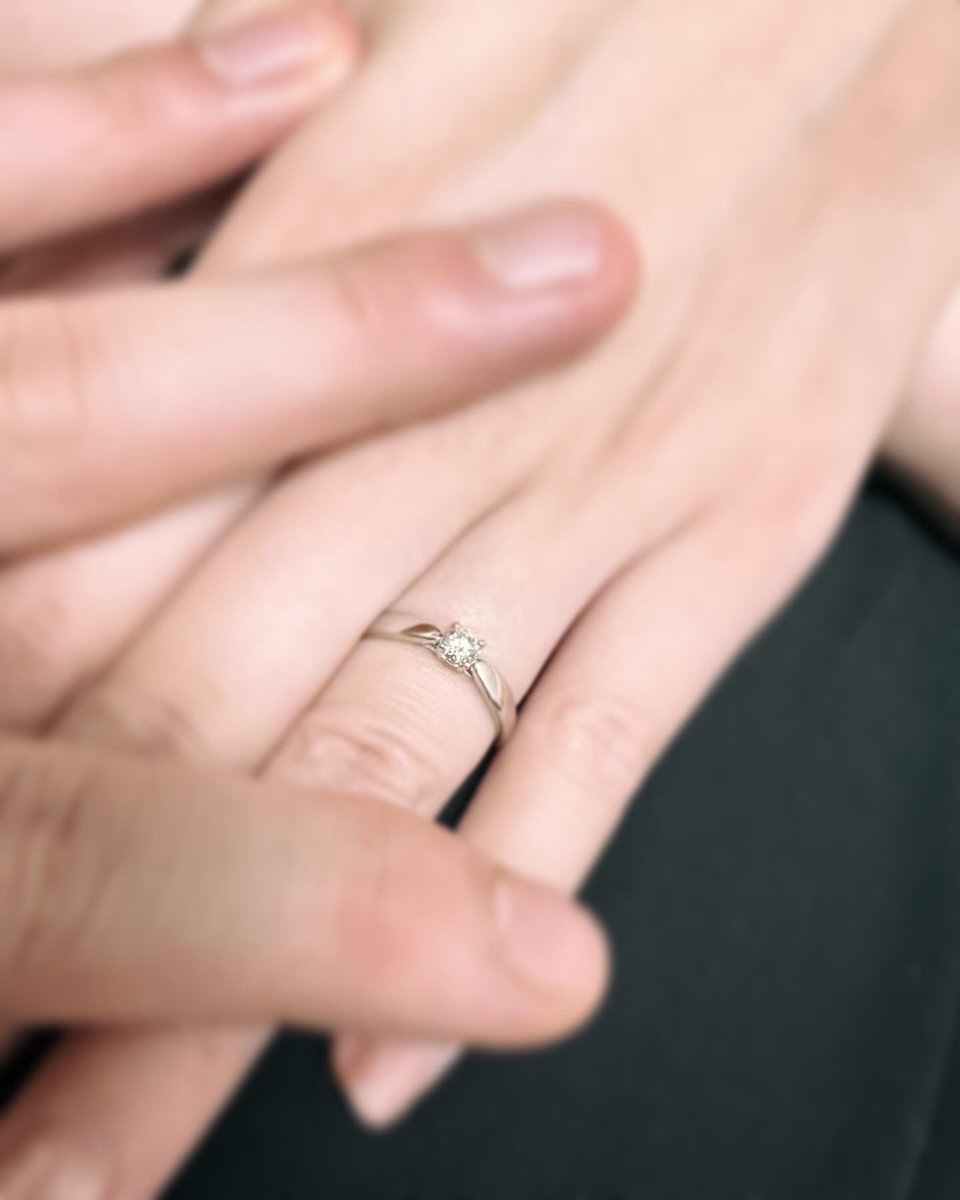 ににに tweet media