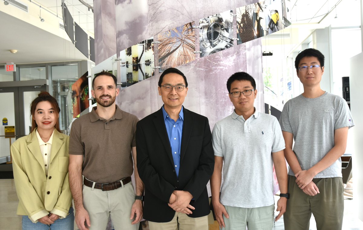 A #CABBI team from <a href="/ChBEIllinois/">ChBE Illinois</a> used light-powered enzymes to modify azaarenes — molecular puzzle pieces crucial to many everyday products — laying the groundwork for new industrially relevant chemical reactions and #sustainable energy solutions.

News ➡️ cabbi.bio/pushing-the-bo…