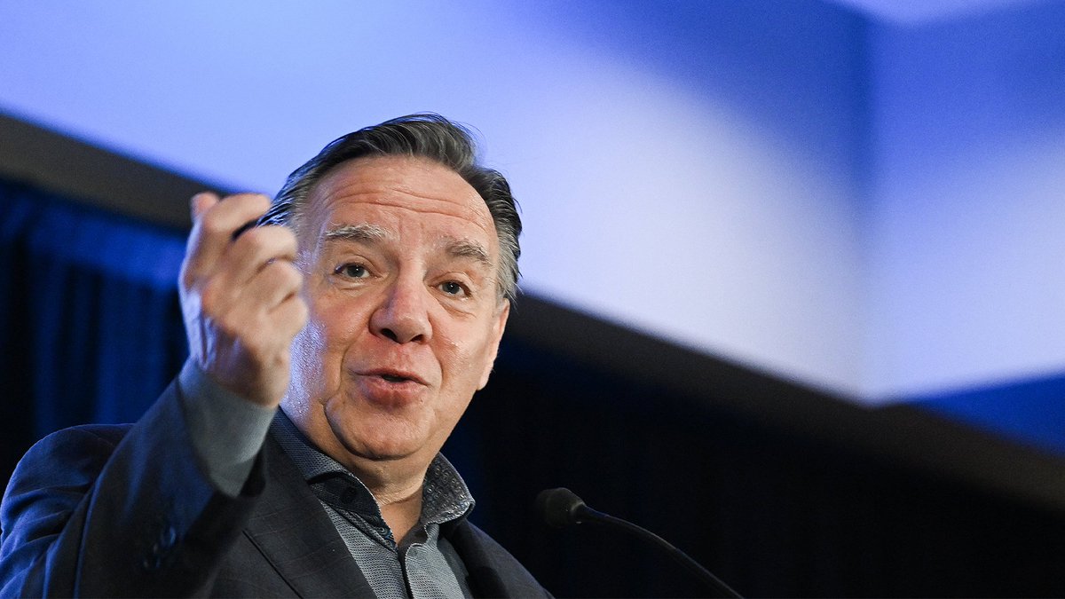 «Certains vont peut-être demander pourquoi des funérailles nationales pour Karl Tremblay...je dirais que je sens quelque chose que j'ai jamais ressenti. [] Je n'ai jamais vu ça au Québec» - François Legault

<a href="/NoovoInfo/">Noovo Info</a> #karltremblay #cowboysfringants