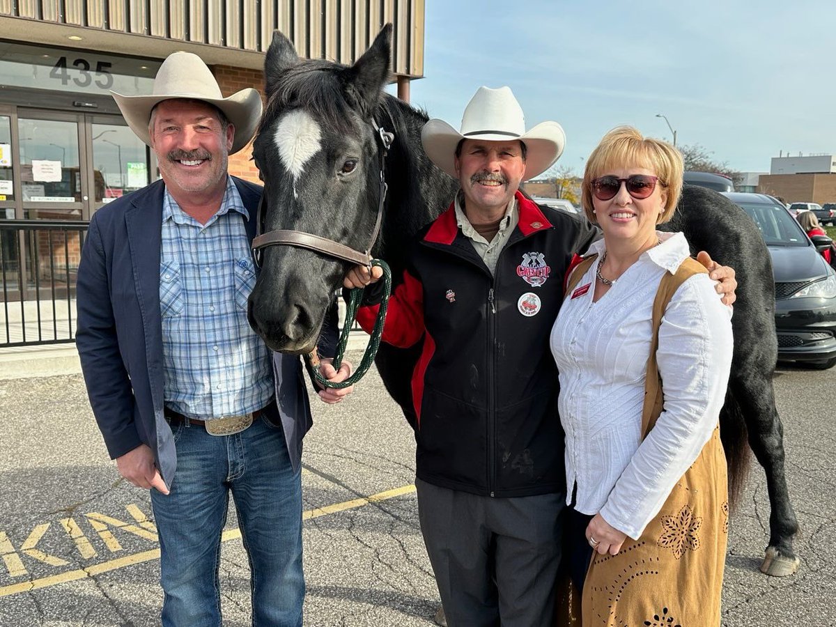 CALGARYGCC's tweet photo. We are at the Royal Canadian Legion till 1pm serving FREE pancakes. Pictured here City of Calgary Councilor Dan McLean, Tuffy Nuff, Blair Purcell -Lionel's Farm Di Wensel - Chair, Calgary Grey Cup Committee. #GreyCup https://t.co/cwhis179zc