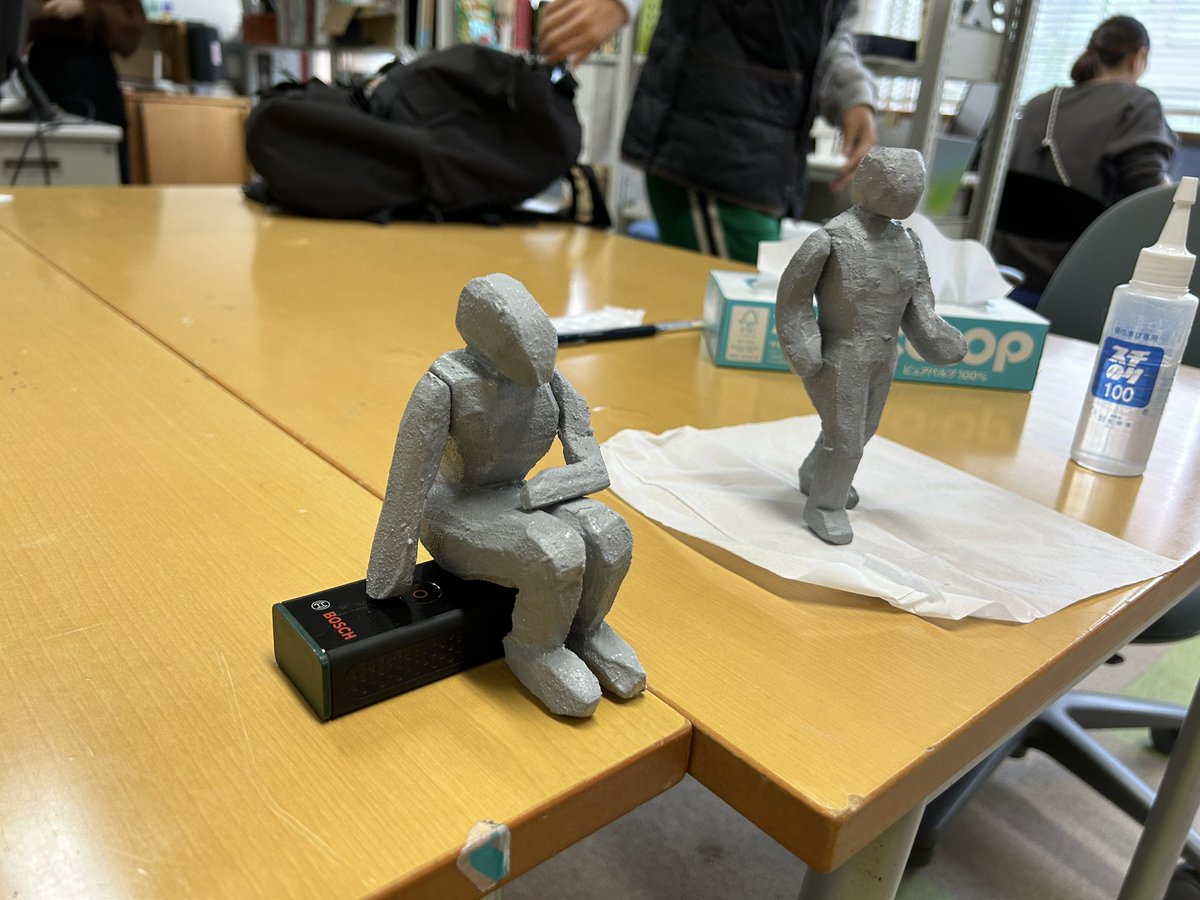 maejun17's tweet photo. スタイロで1/10模型
ジェッソで塗装。

楽しかったから彫刻にもう少し首突っ込んでみたい🙄 https://t.co/Y460EXKKGa