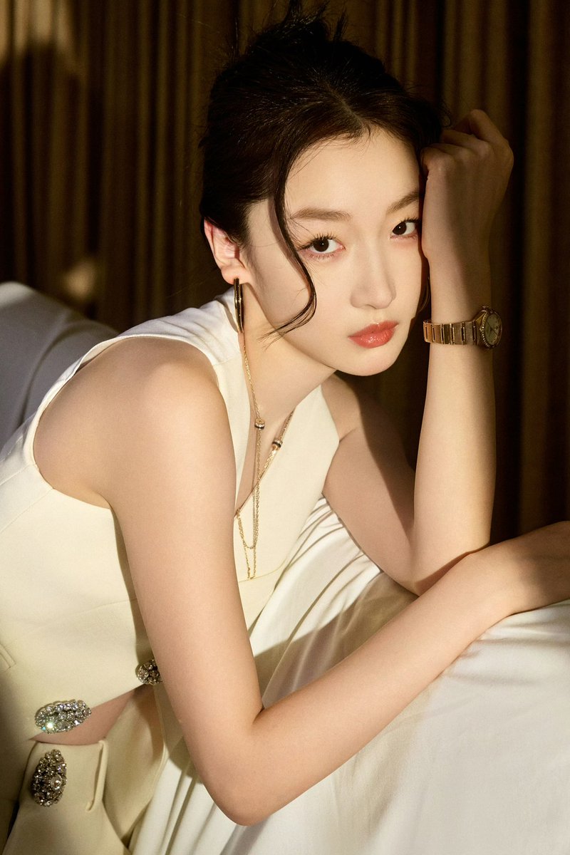 dramapotatoe's tweet image. #ZhouDongyu for film #TrendingTopic’s special screening event

More - weibo.com/3867221552/496…