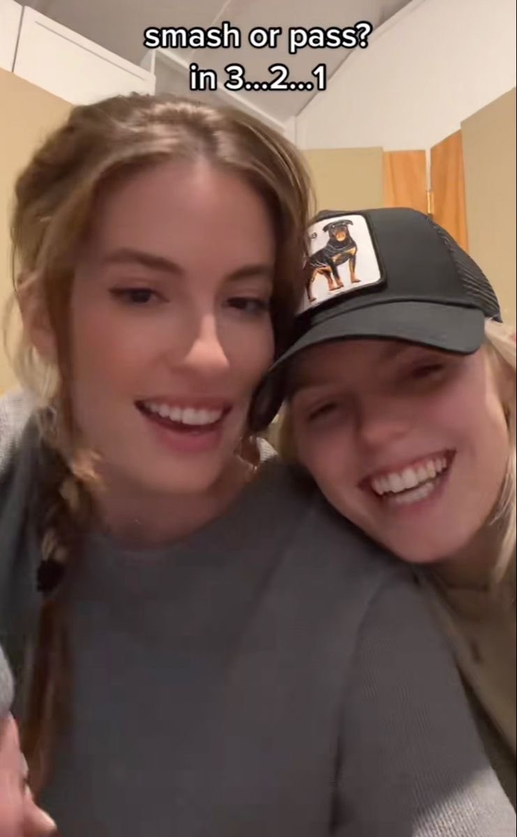 lenamiusgf's tweet photo. my whole world will come to a stop when they finally drop a collab like y’all dont understand i NEED them to collab immediately https://t.co/7J6649wchP