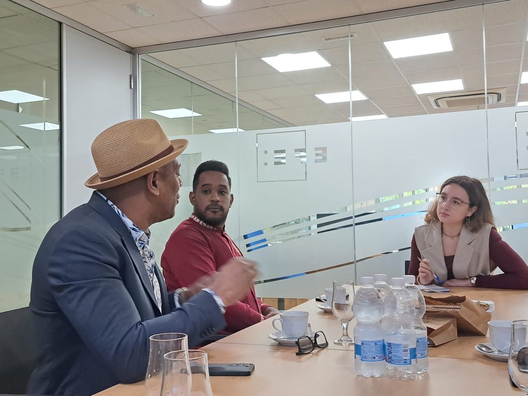 Ethiel Failde y Fernando Dewar, una "vitrina" de la música cubana en los Latin Grammys 2023. Disfruta del artículo completo aquí 👇

lavanguardia.com/vida/20231116/…

#EGREM #SienteLaMúsica #60AñosEGREM #CubaEsCultura