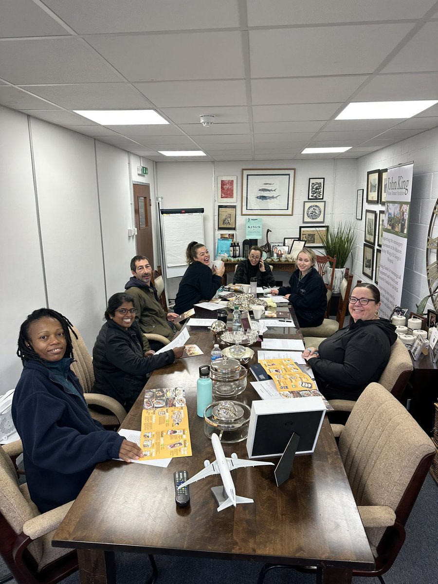 KingsFineFood's tweet image. #teammeeting at King’s
Getting prepared for the festive rush ahead with some of the team in the King’s boardroom 😀

#christmas #christmasprep #christmaspreparations #teamwork #kingsfinefood #lauraking #hollyking #exciting #caviar