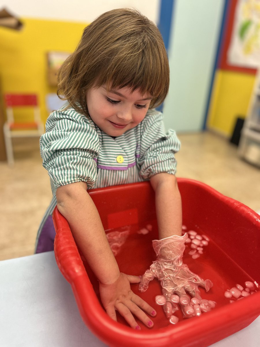 vedrunatorello's tweet photo. Aquesta setmana la ciència ha estat la protagonista a l’escola! 👌🏻
Hem fet un munt d’activitats per compartir l’entusiame pel coneixement científic i tecnològic. 🔬🧪🧫 💡
#bojosperlaciència #scienceweek23 https://t.co/vO1PiM2yBW