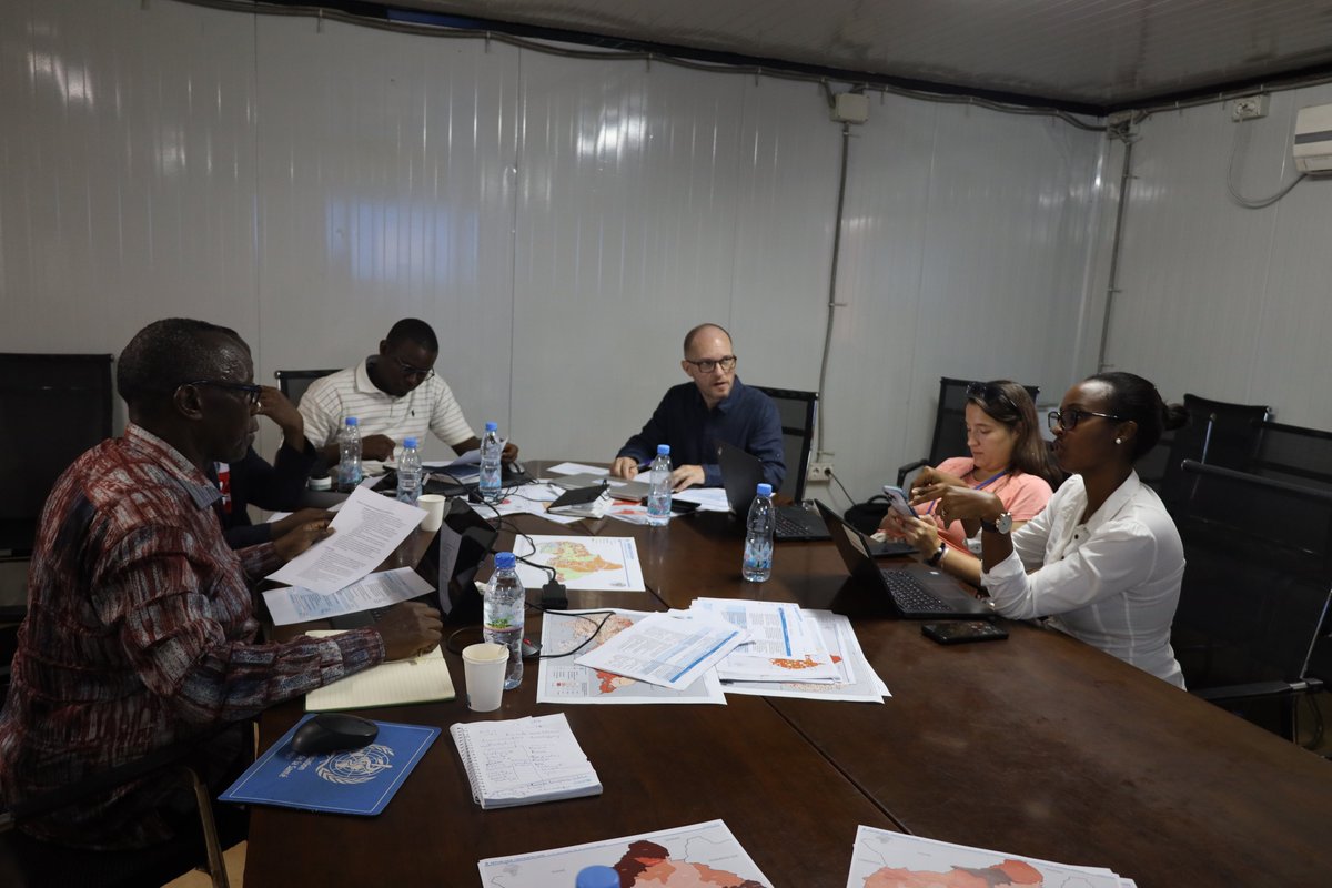 OCHA_CAR's tweet photo. L'atelier national sur le Plan de réponse humanitaire (PRH) 2024 a eu lieu à Bangui du 15 au 16 nov. Les résultats des ateliers régionaux (risques et chocs associés, besoins humanitaires par secteur & par région...) y ont été présentés et les objectifs stratégiques du PRH validés https://t.co/BaVsGEmy1F