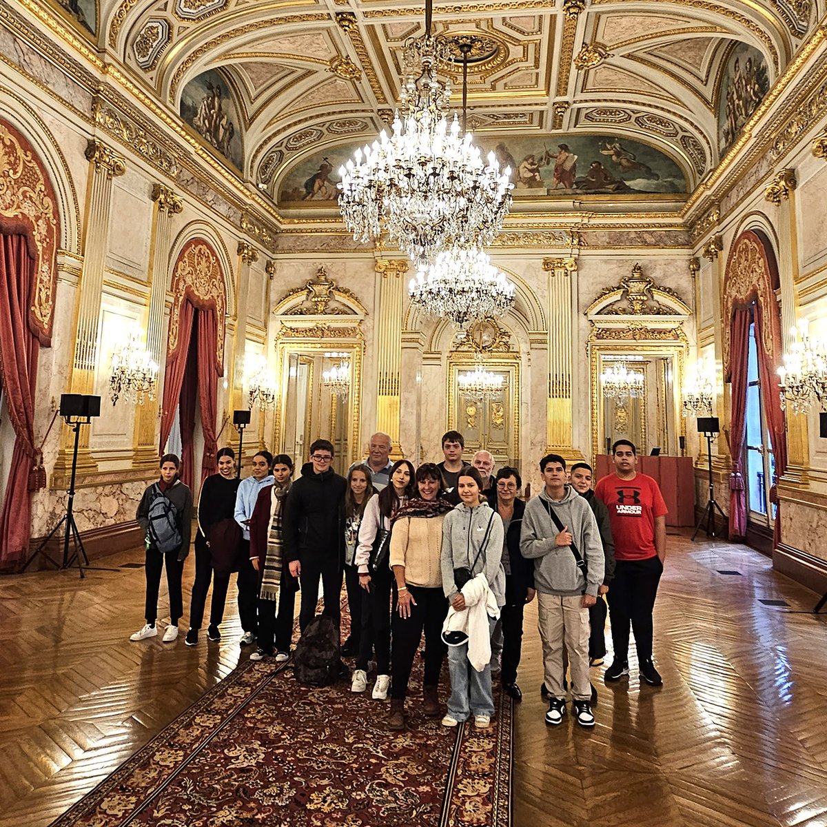 #WiiSmileFondaction est fier d’avoir soutenu le Secours populaire de Salon-de-Provence lors de la journée d’éducation à la citoyenneté organisée le 30/10 à Paris pour une douzaine de jeunes bénéficiaires avec, notamment, la visite de l’Assemblée Nationale ! #vivreensemble