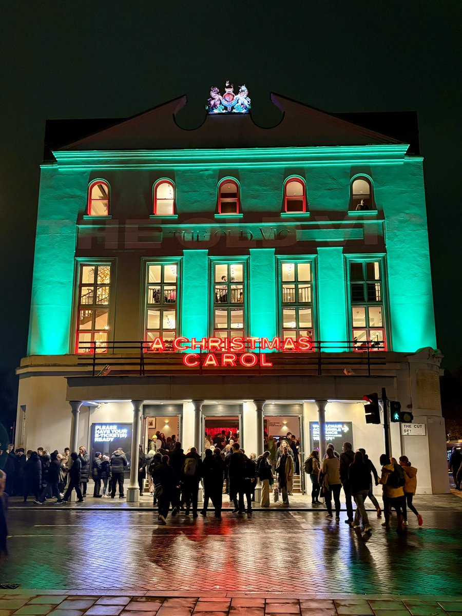 The first sign that Christmas is on the way #OVChristmasCarol #PWCPreviews @oldvictheatre