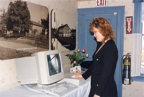 #Museum30 Day 16 – Technology. #ThrowbackThursday to the 1990s, and former Executive Director Laura Suchan was demonstrating a computer in Guy House. Computers have come along way since then! Oshawa Museum archival collection (A018.6.920)