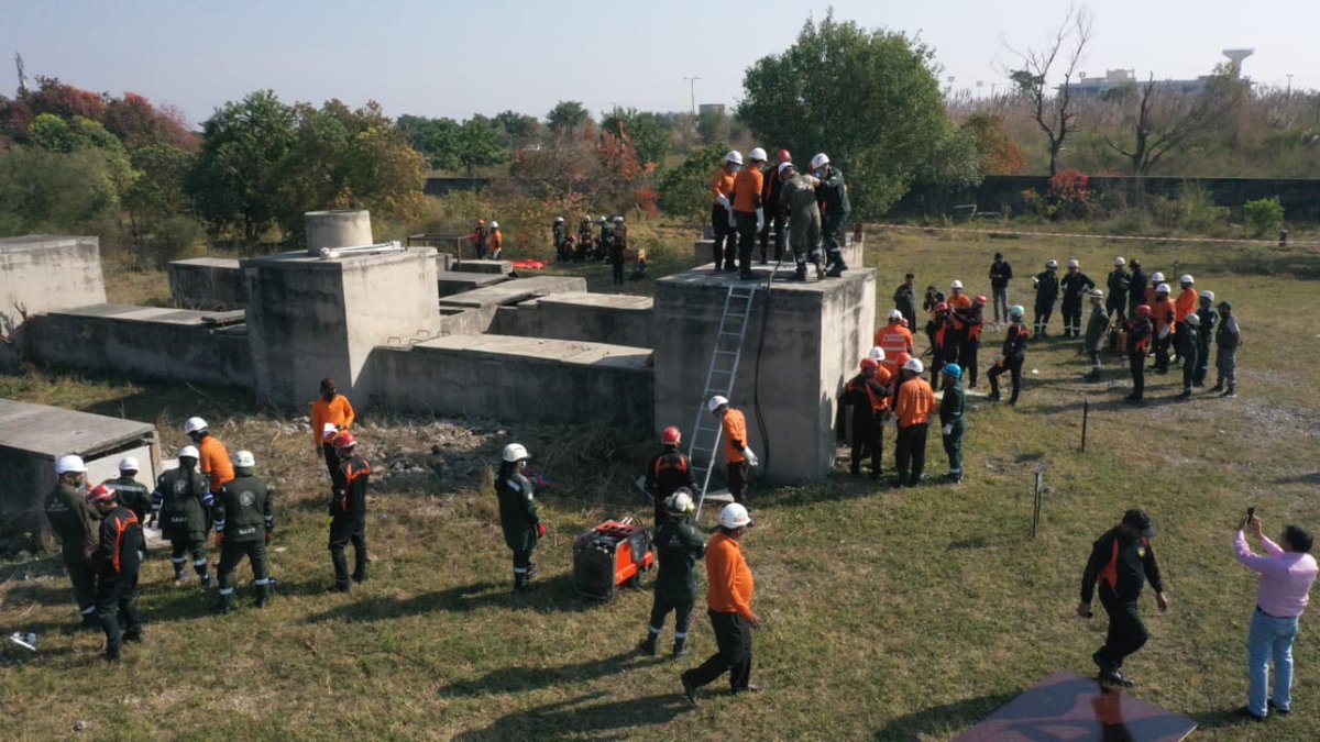 AKAHPakistan's tweet image. A sneak peek into our on-going action-packed Joint Simulation on Urban Disaster Preparedness. #UrbanPreparedness #SimulationExercise #AKAHPakistan #CommunitySafety #searchandrescue #volunteers