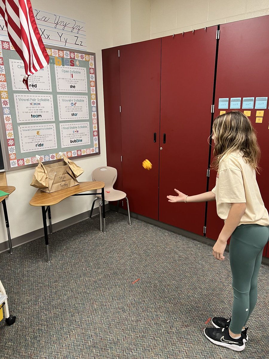Instead of trash-ket-ball, we played Stuff the Turkey 🦃 (white=mashed potatoes, yellow=stuffing, green=beans)
#HayesHawks #katyisddyslexia