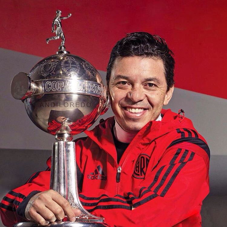 2015

Empezamos el año con un 0-5 en Mendoza vs ellos. Despues clasificamos como EL PEOR segundo a octavos de Libertadores, ellos? Mejores primeros.

Les rompimos el orto acá y abandonaron alla, terminamos campeones.

Año histórico, te faltaron los huevos de River Plate.