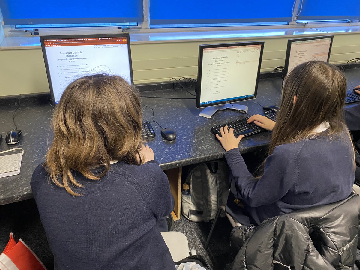 ICT_2xl's tweet photo. @CyberFirstWales  Our CyberFirst Girls working through a series of example challenges ready for this year’s competition which starts Monday. Pob Lwc. https://t.co/Zdq5ntgVUJ