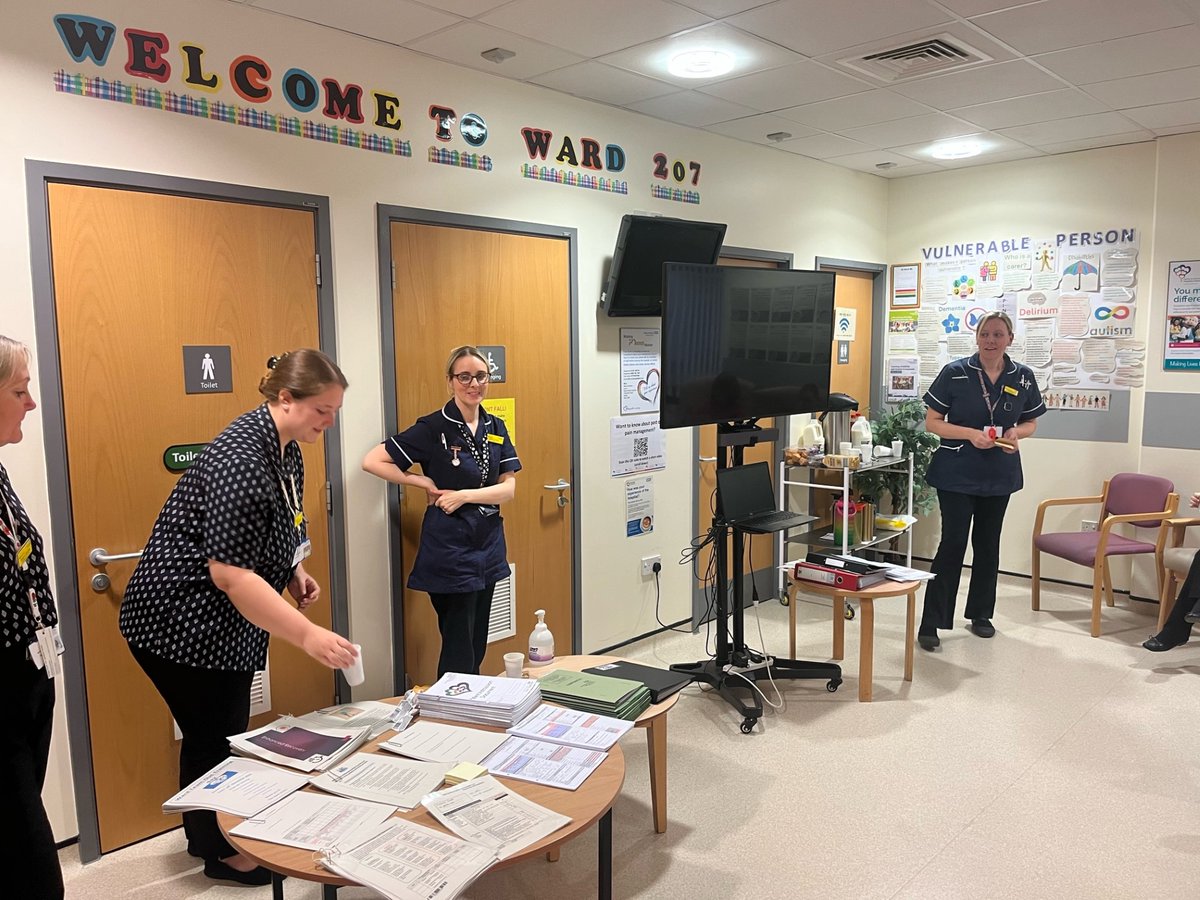 207Uhdb's tweet photo. A great training day for our enhanced recovery ward🦴⭐️ https://t.co/MJo862qiCZ