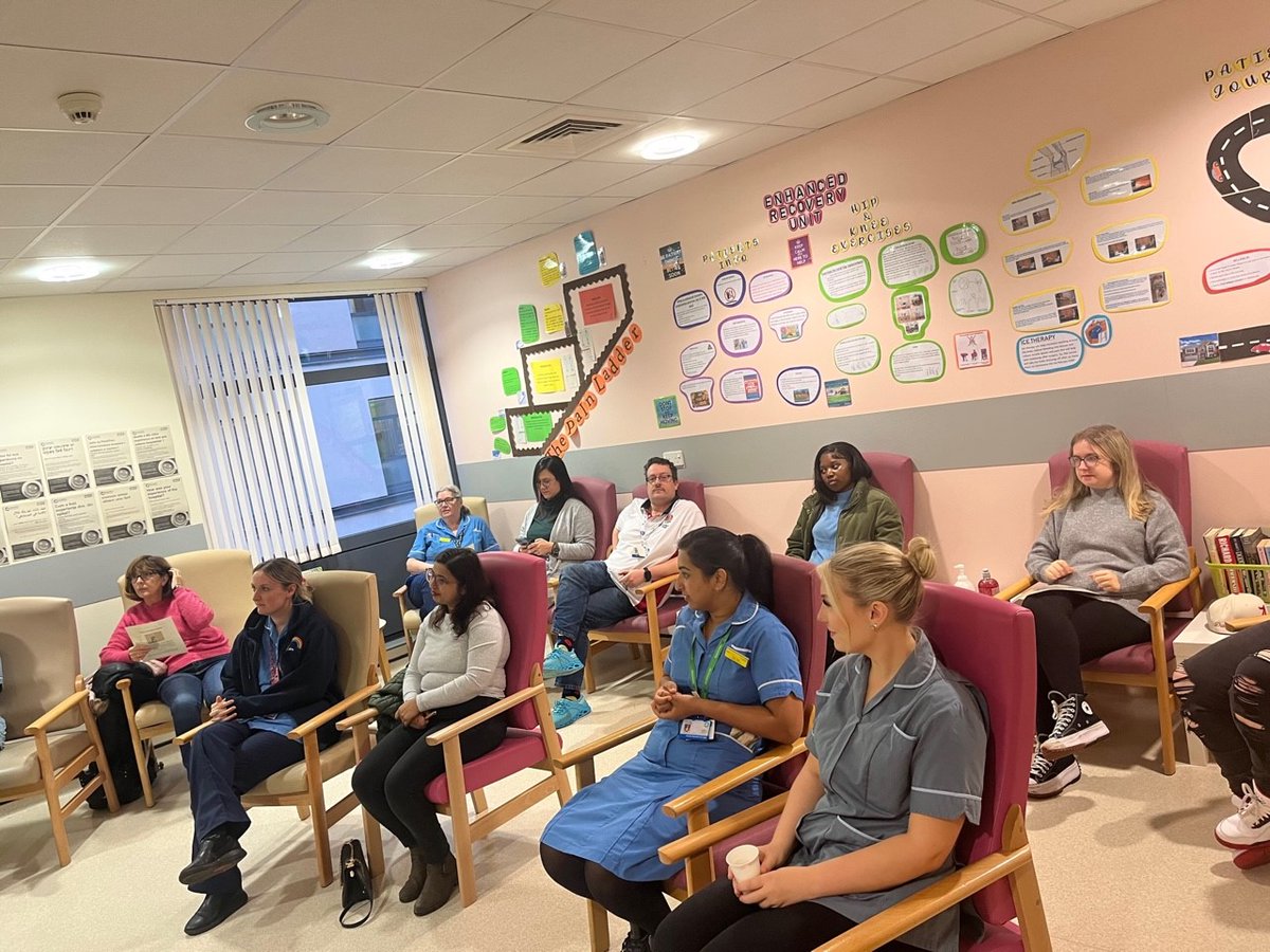 207Uhdb's tweet photo. A great training day for our enhanced recovery ward🦴⭐️ https://t.co/MJo862qiCZ