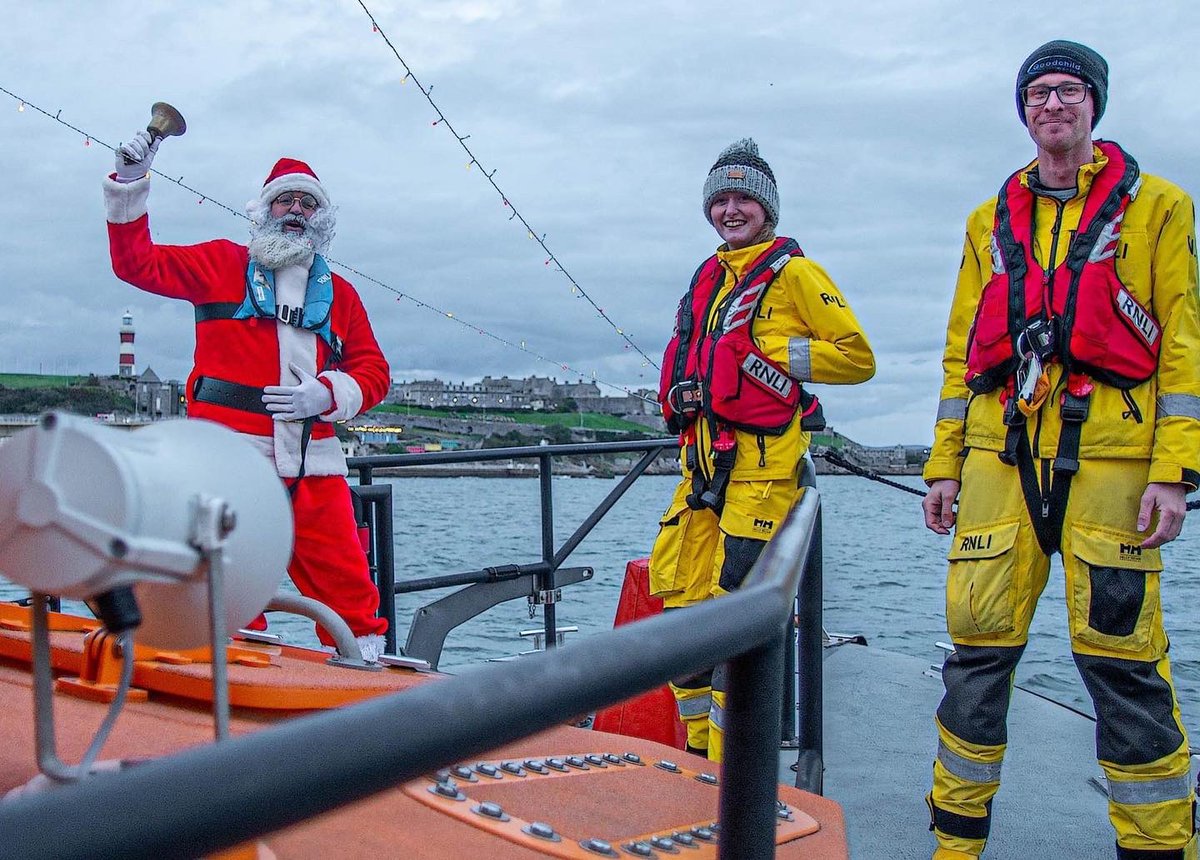 Saturday 18th November 5pm Plymouth RNLI will be travelling to the North Pole in the All Weather Lifeboat and returning with Father Christmas 🎅 Expected at the @RoyalWilliamYd 4:30pm and then the Barbican Landing Stage at Commercial Wharf 5pm to deliver Father Christmas.