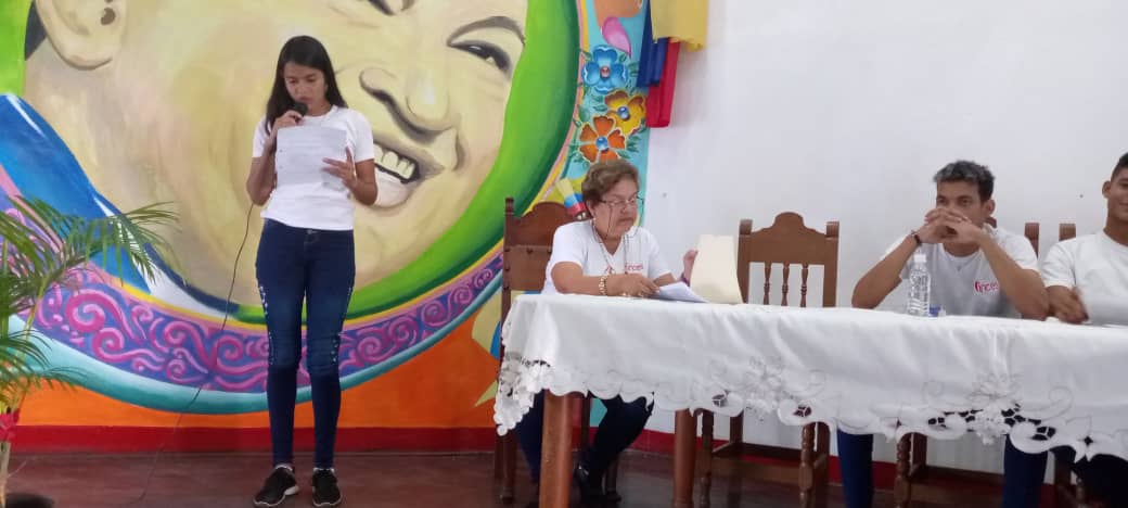 Inces_Guarico2's tweet photo. #16NOV | Los participantes de Bachillerato Productivo, 
 junto a la facilitadora Elvis Crespo, realizaron una detallada cronología de los 6 momentos históricos en base a la controversia que existe en el territorio del Esequibo venezolano. https://t.co/CJHlK1zqTh