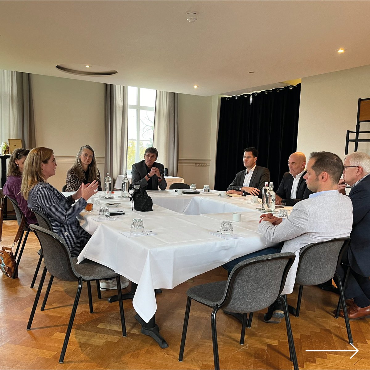 GroenOndernemen's tweet image. Vandaag ontvingen we demissionair minister Christianne van der Wal &amp;amp; MKB Nederland-voorzitter Jacco Vonhof bij High Park in Arnhem. VHG-lid Loohorst en landschapsarchitect Veenenbosenbosch lieten de groene transitie zien met een natuurinclusief park &amp;amp; klimaatadaptief gebouw.