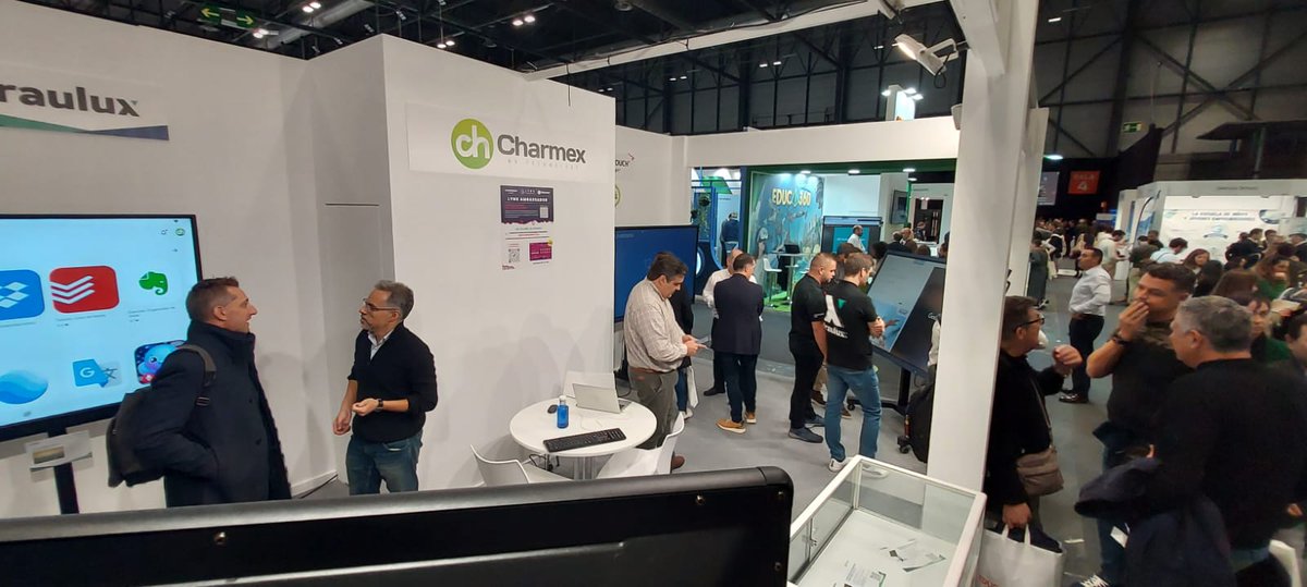 CharmexInt's tweet photo. 🤗¡Gracias a todos los que habéis visitado nuestro Stand durante @SIMOEDU_ ! Al equipo #Charmex y a nuestro partner @myClevertouch por el gran trabajo conjunto enseñando las novedades en tecnología educativa 👨🏫👩🏫¡Ha sido un placer compartir con vosotros! https://t.co/UrBWfMpnjq