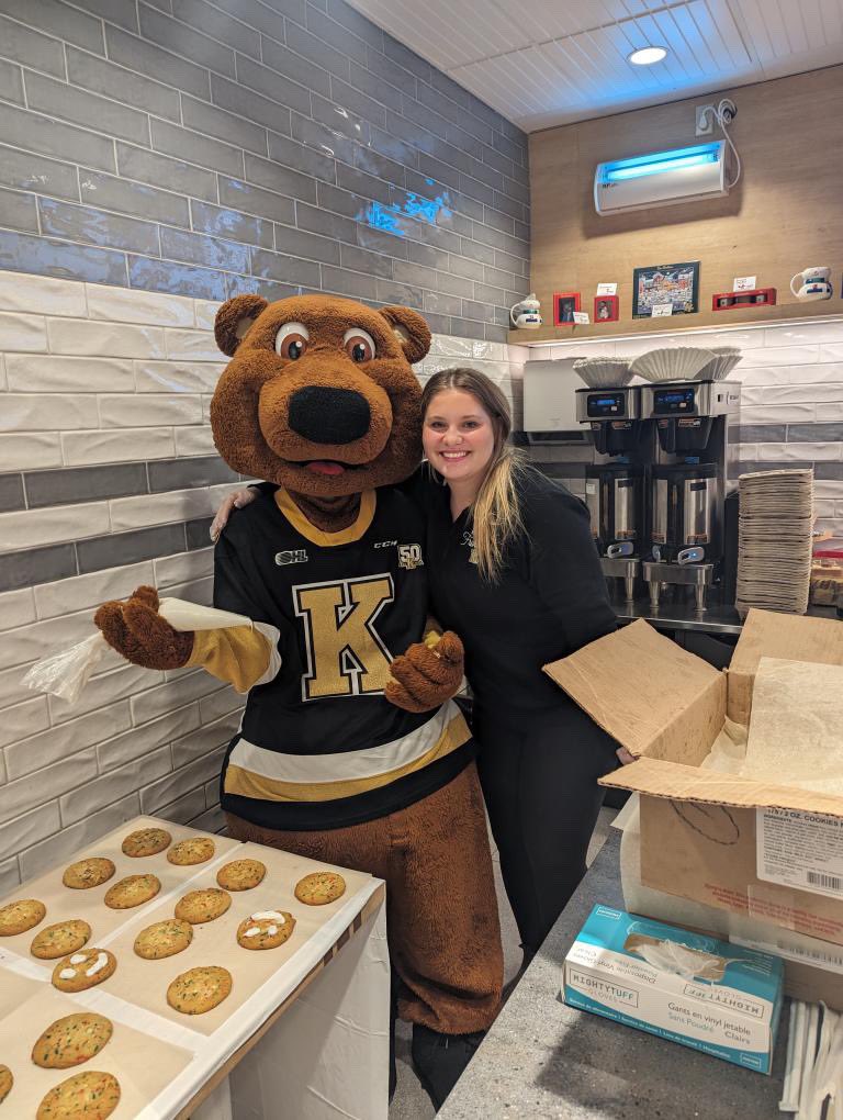 unitedwaykfla's tweet photo. Let's keep spreading kindness in our community by treating ourselves to a cookie (or a few dozen) and showing support and #locallove! #HolidaySmileCookie #LocalLove #communitysupport #smilecookies #StrongerTogether #support https://t.co/M3XkBM11y0