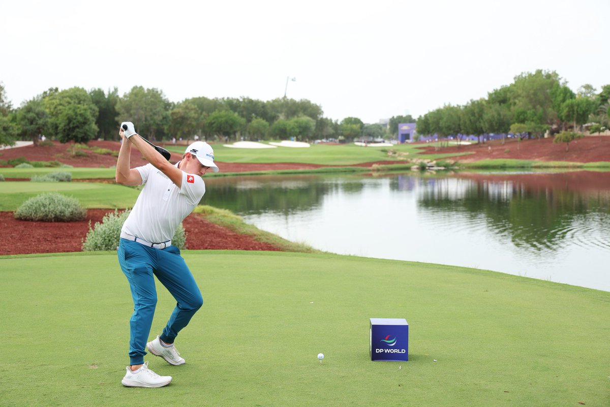 What an image of Matt Fitzpatrick from today. Not often you see a left heel come off the ground as much as that. Proper full send.

📸 <a href="/ReddersGolf/">Andrew Redington</a>