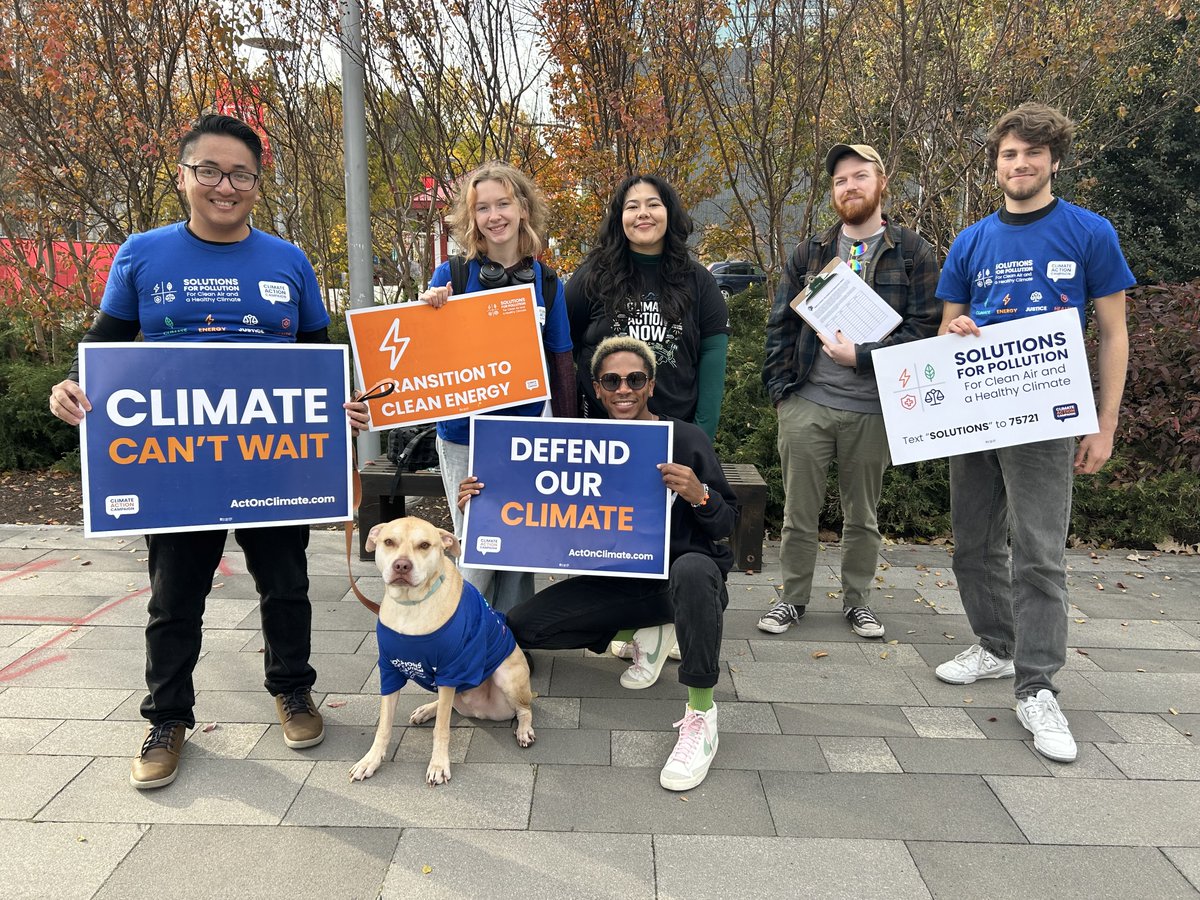 climateactionpa's tweet photo. Yesterday we were joined by @DefendOurFuture, @Pa_IPL &amp; Temple Climate Action for a canvassing launch! We had a great time talking to students about their semesters &amp; how the @POTUS  administration must take bold action! You can check out our petition too!
https://t.co/oYnIncoNDr https://t.co/wAR9np0Dmj