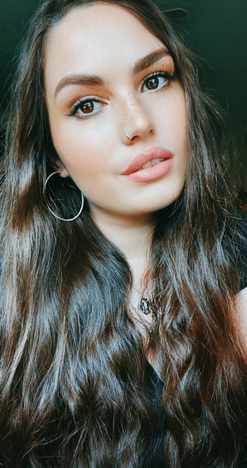 if she's got *brown* eyes I will surmise that you'll probably date her. 😜 https://t.co/W6zHJ6q5Sp<a href="/tag/itsavibe"class="tags"><span>#itsavibe</span></a><a href="/tag/unapologeticallyme"class="tags"><span>#unapologeticallyme</span></a>