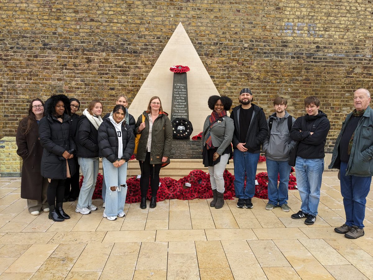 Today our @JodiBurkett visited @bcaheritage with her specialist option students to participate in a workshop & explore their archives. They even had an impromptu meeting with Selena Carty of @Blackpoppyrose Another example of the great things we & our students do at Portsmouth