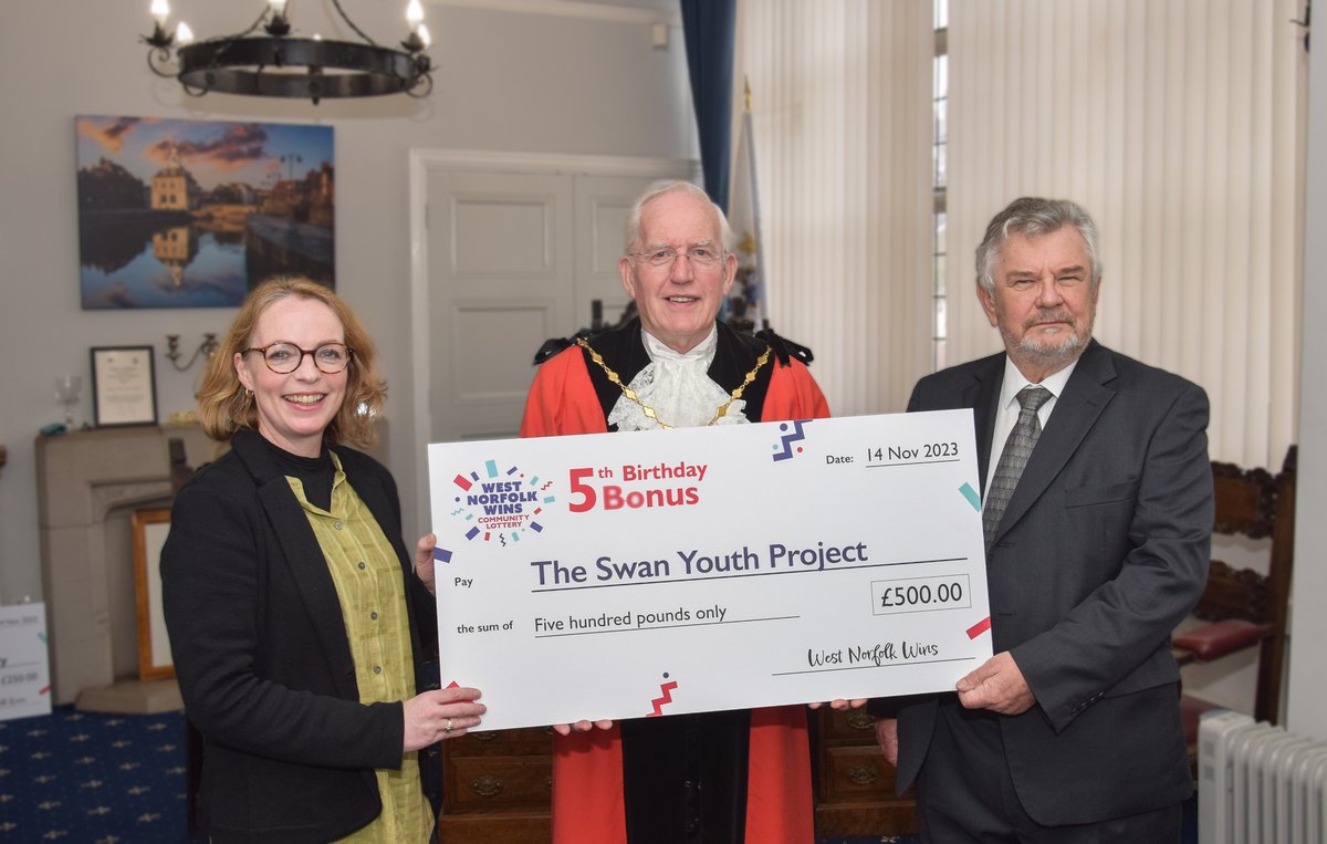 West Norfolk Wins (@westnorfolkwins) on Twitter photo Local good causes were today presented with cheques following our 5th birthday bonus competition.
Congratulation again to <a href="/DiscoverDownham/">DiscoverDownham</a>, <a href="/DMSwanYouth/">DMSwanYouthProject</a> and <a href="/LinnetsintheCom/">Linnets In The Community</a>
Read about how the money will benefit the causes here: west-norfolk.gov.uk/news/article/1… Local good causes were today presented with cheques following our 5th birthday bonus competition.
Congratulation again to <a href="/DiscoverDownham/">DiscoverDownham</a>, <a href="/DMSwanYouth/">DMSwanYouthProject</a> and <a href="/LinnetsintheCom/">Linnets In The Community</a>
Read about how the money will benefit the causes here: west-norfolk.gov.uk/news/article/1…