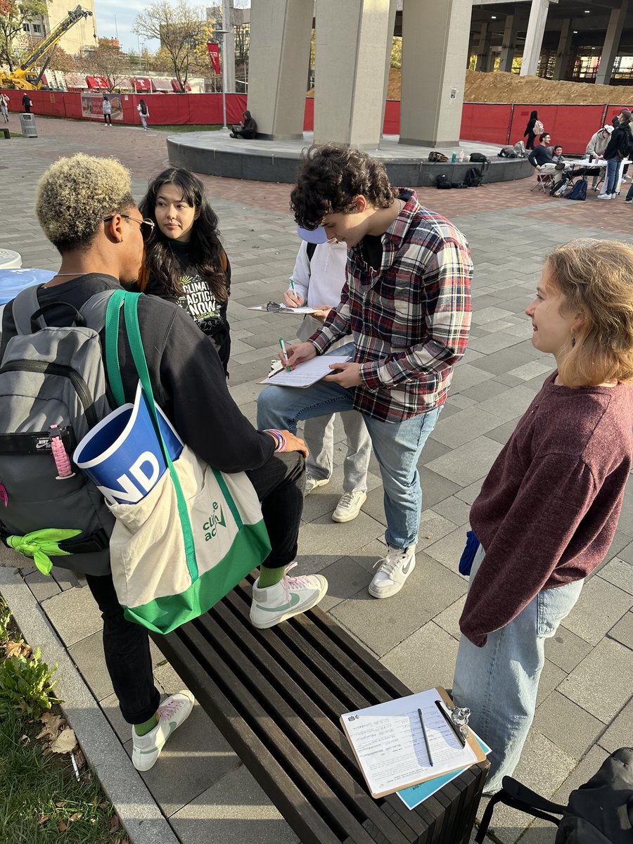 climateactionpa's tweet photo. Yesterday we were joined by @DefendOurFuture, @Pa_IPL &amp; Temple Climate Action for a canvassing launch! We had a great time talking to students about their semesters &amp; how the @POTUS  administration must take bold action! You can check out our petition too!
https://t.co/oYnIncoNDr https://t.co/wAR9np0Dmj
