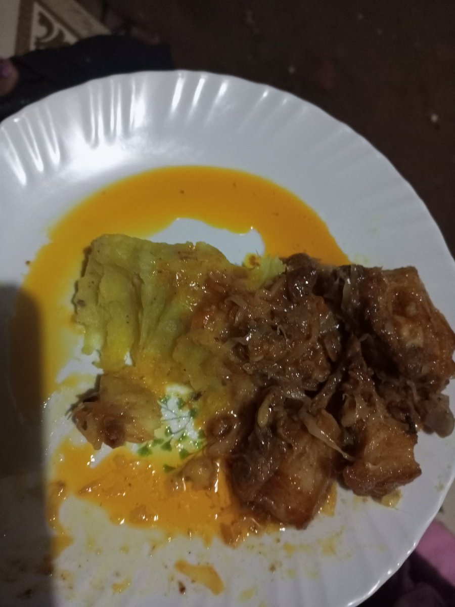 AnjoyoMaria's tweet photo. Meals in my head 😋😋😋😋.. 
Let me first for the WEDDING 💍💒 of his highness#BusogaRoyalWedding https://t.co/6K0BqYNCjh