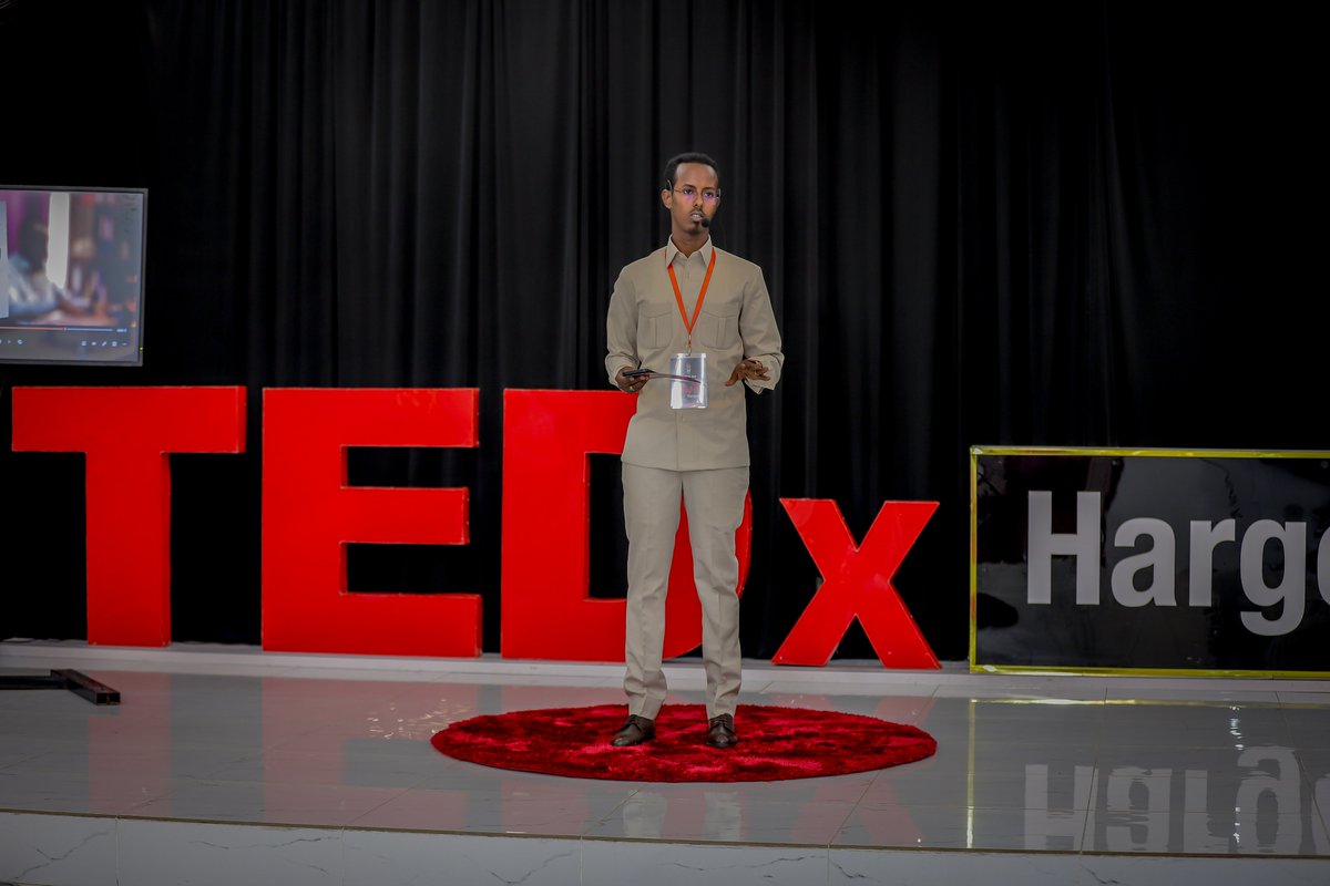 TEDxHargeisa's tweet photo. “ Tedx Hargeisa sharaf bay u tahay in uu ka dhaco Hargeisa, sharaf bay u tahay Somaliland “ Khaalid M Abdi. #TedxHargeisa #BARAARUG https://t.co/3lVSvvYfFq