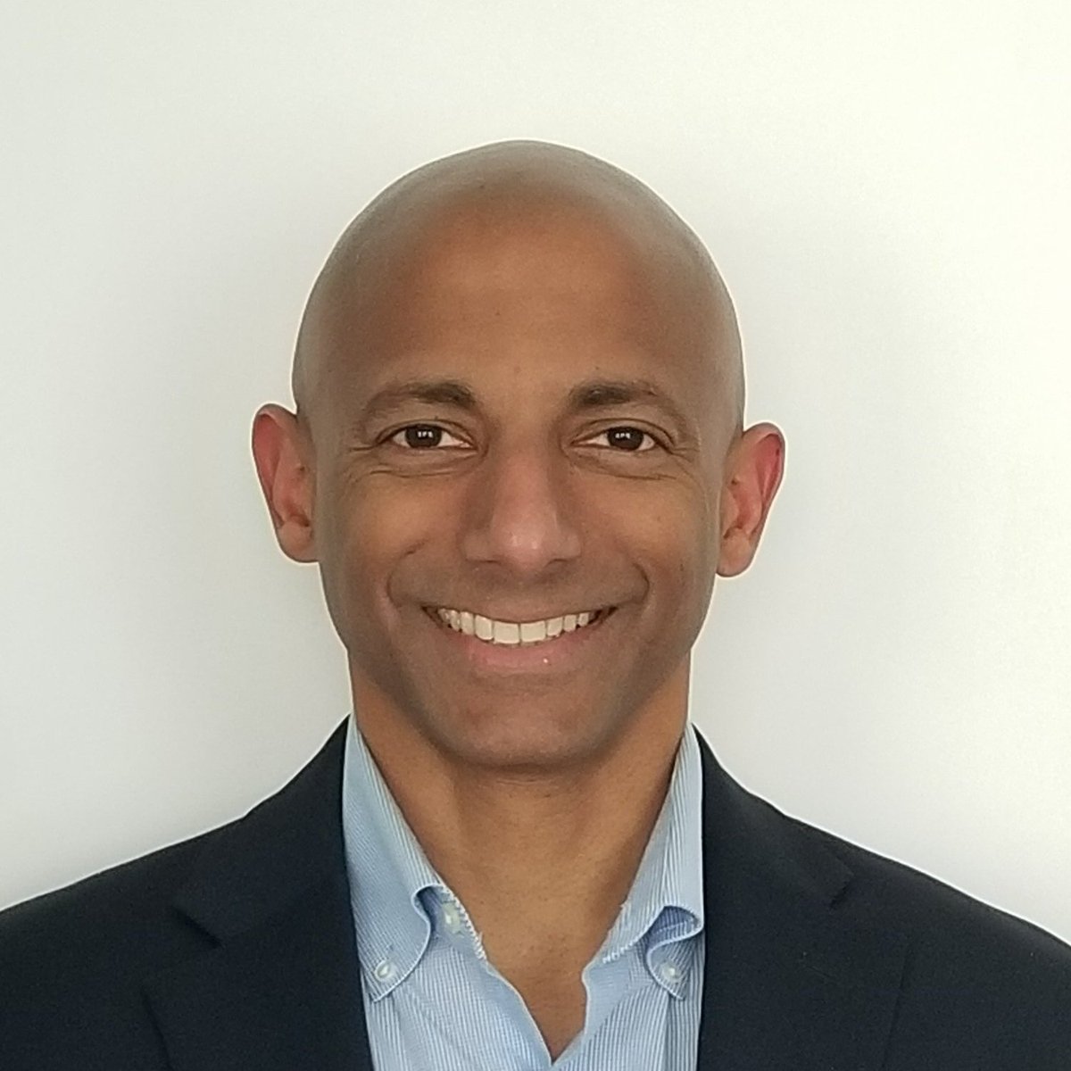 ce4aef's tweet photo. This week’s @ce4aef #cleanenergyspotlight is @jpurekal.

He's a @USMC veteran and former helicopter pilot who got into #renewableenergy with help from @Sunrun and @ENERGY's @SolarReadyVets program.

Now he's policy director w @AdvEnergyUnited, a #cleanenergy nonprofit.

🧵Thread! https://t.co/TLFuA2YXZi