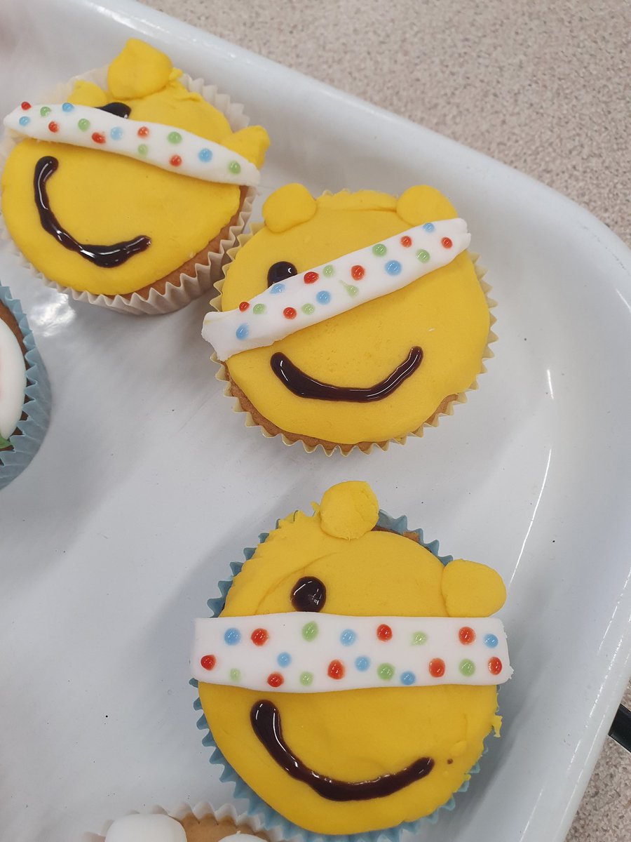 super_soph's tweet photo. Very proud of the year 9 &amp; 11 pupils @GeorgeEliotAcad who volunteered their time to prepare for our cake sale tomorrow in aid of @BBCCiN https://t.co/QmSdJukyXG