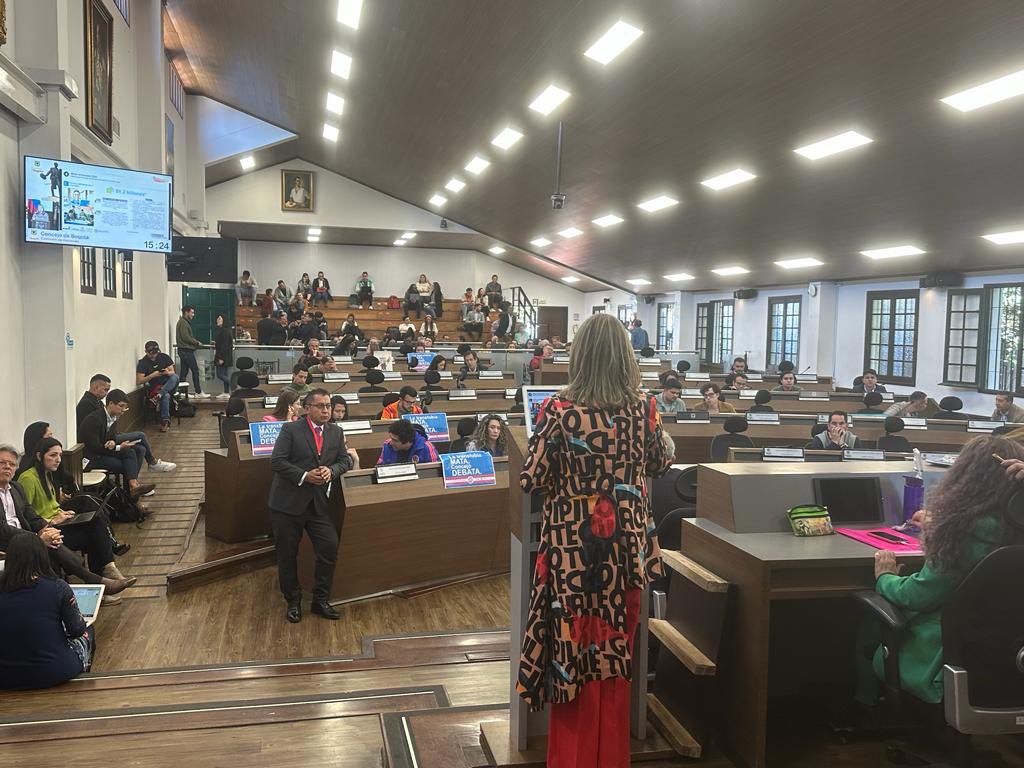 gtarazona1's tweet photo. #AEstaHora | Desde el @ConcejoDeBogota, junto al  equipo de la Vicerrectoría Administrativa y la Oficina de Planeación, hacemos la presentación y defensa del #Presupuesto2024, para nuestra @udistrital. 
#SomosUD https://t.co/2DYTpnlJqN