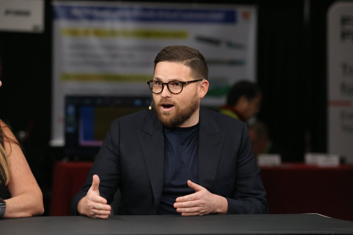 theCUBE's tweet photo. Top moments at #SC23 🤩 #theCUBE live analysis
https://t.co/SVWJTyv6St

Firsthand insights on AI's collision course with high performance computing.

💬 Join the real-time conversations!
https://t.co/ep3YRliBTP

#LiveNews #HPC #SuperComputing2023 @Supercomputing https://t.co/xPUv1o1Y8p