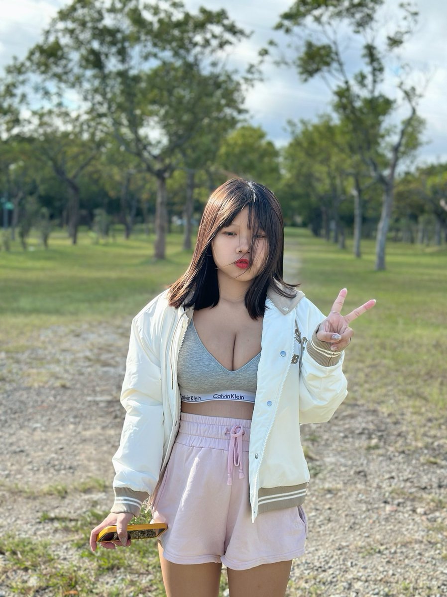 我長的好短 https://t.co/7fKTSatbKq