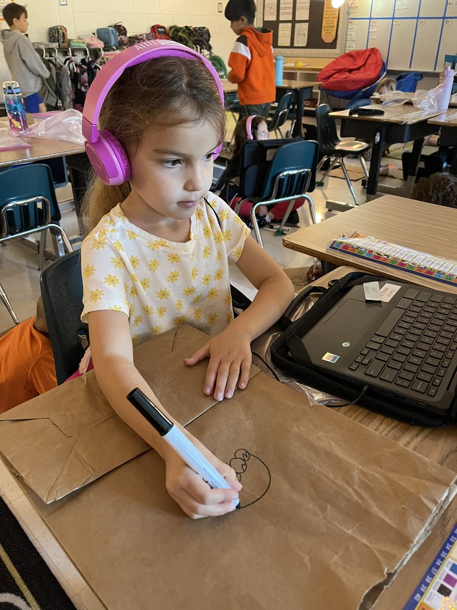 Danielle Minehan tweet media