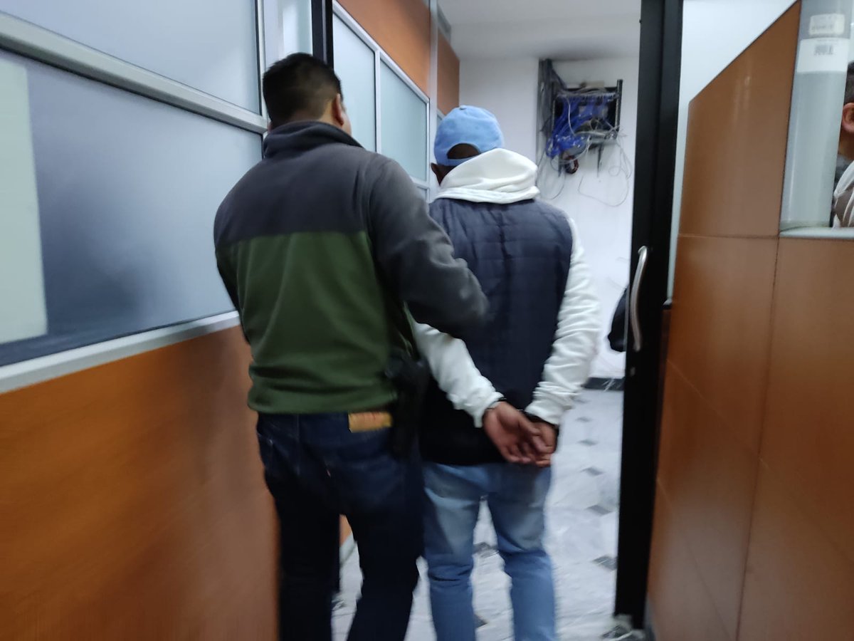 ACueNoticias's tweet photo. #CUENCA Basándose en elementos de convicción presentados por la #FiscalíaEc, un juez ha dictado prisión preventiva para Segundo C., por estar relacionado con la desaparición involuntaria de Abigail S. https://t.co/4N9tJ5xLDt