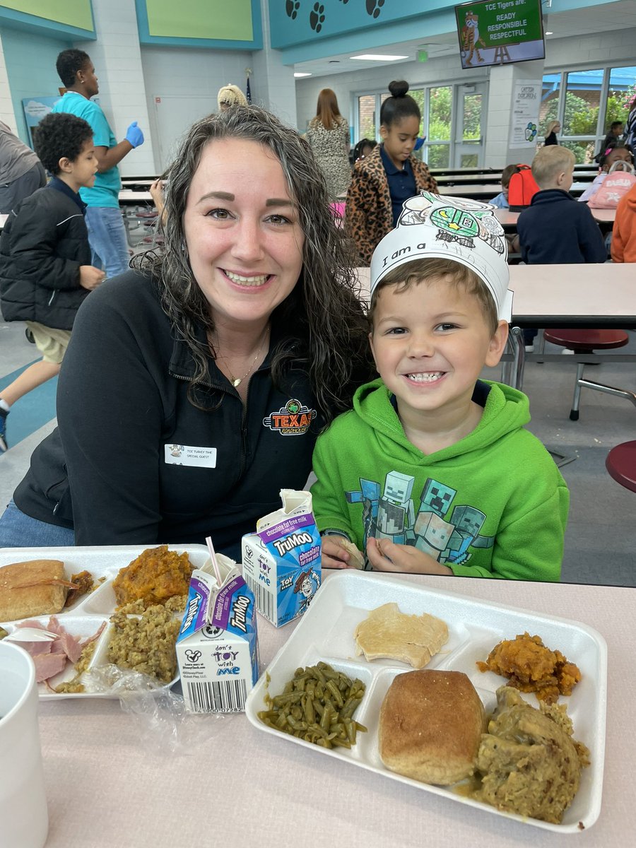 Happy Thanksgiving from TCE!!!🍂🦃🍁 #thankfullunch @LibertyCoSchool @Tigers_TCE @GilmoreKenyatta @kellyedgington5 @Thamilton_tce @tgallob_tce @RilesThirdGrade @SankerDiane @MVanHorn_mvh @DayutisTCE