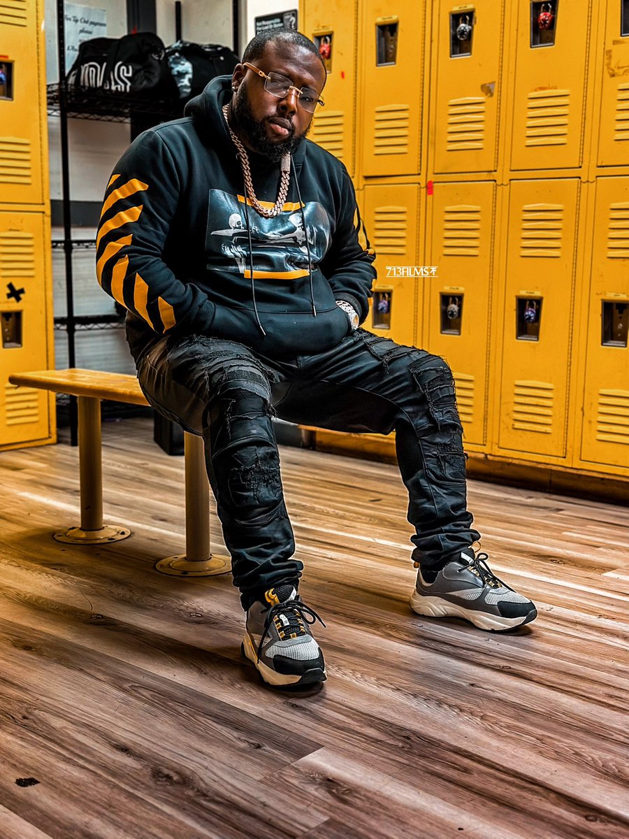 mr713films's tweet photo. Life is 10% what happens to you and 90% how you react to it!
#713Films
#YnR
#AMG4L
#UBKENT
#SSG
#EMF
#TLH
#teamchrisapproved https://t.co/NcX3gQUg15