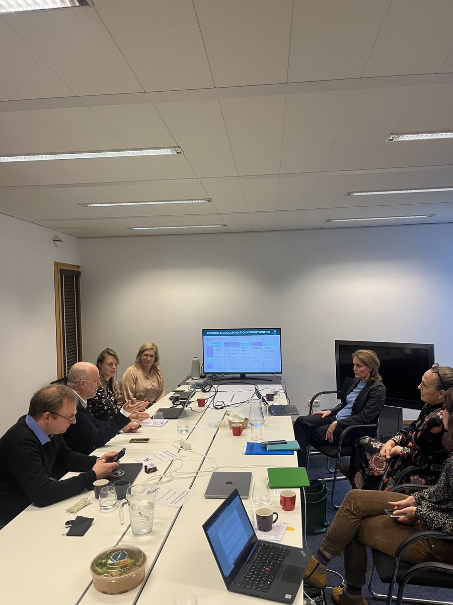 <a href="/AAUBrussels/">AAU Brussels</a> hosted a Sustainability Schools Network meeting yesterday between <a href="/aalborg_uni/">Aalborg Universitet</a> and <a href="/UTwente/">University of Twente (inactive)</a>. Our colleagues discussed initiatives on how to create new skills, reskilling, and speeding up the green transition with <a href="/EUREC_Info/">EUREC</a> and the DG for Education and Culture.